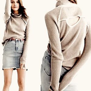 Abercrombie Fitch Turtleneck Ribbed Sweater Cream Beige cut out back size L
